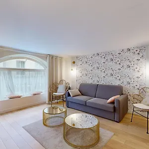 230 Mayfair - Superb In Apartamento
